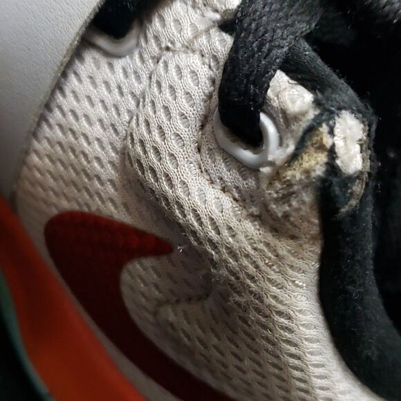 NIKEāTEAMāHUSTLEĀ D8āBASKETBALLāSHOES,āSIZEā5 - Picture 10 of 11